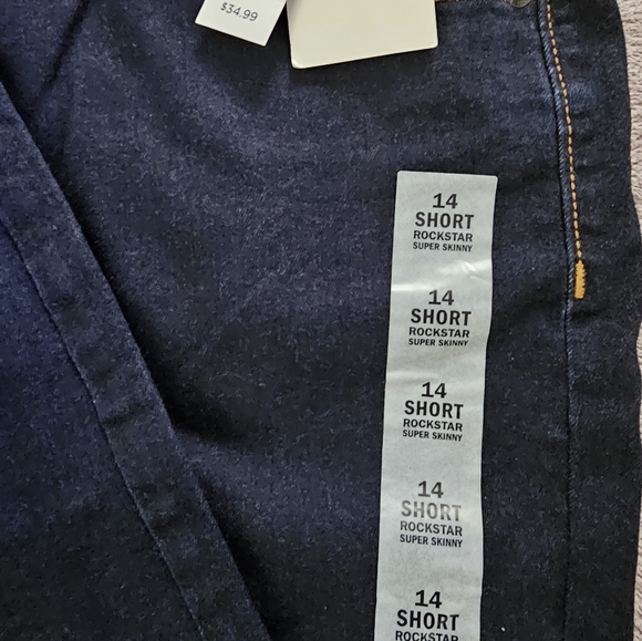 NWT OLD Navy Women's Jeans | Rockstar | 14 Short | Never Worn | Jeggings - Picture 4 of 4